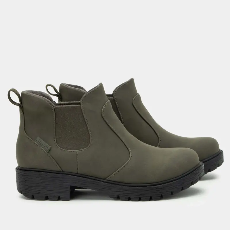 Alegria Chelsea Clog – Stylish, Easy-On Footwear for Medical & Food Service Roles | Relaxed Moss