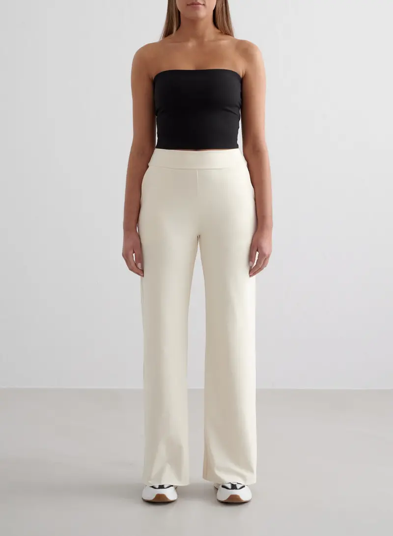 Almond White Wide-Leg Lounge Pants – Seamless Fit