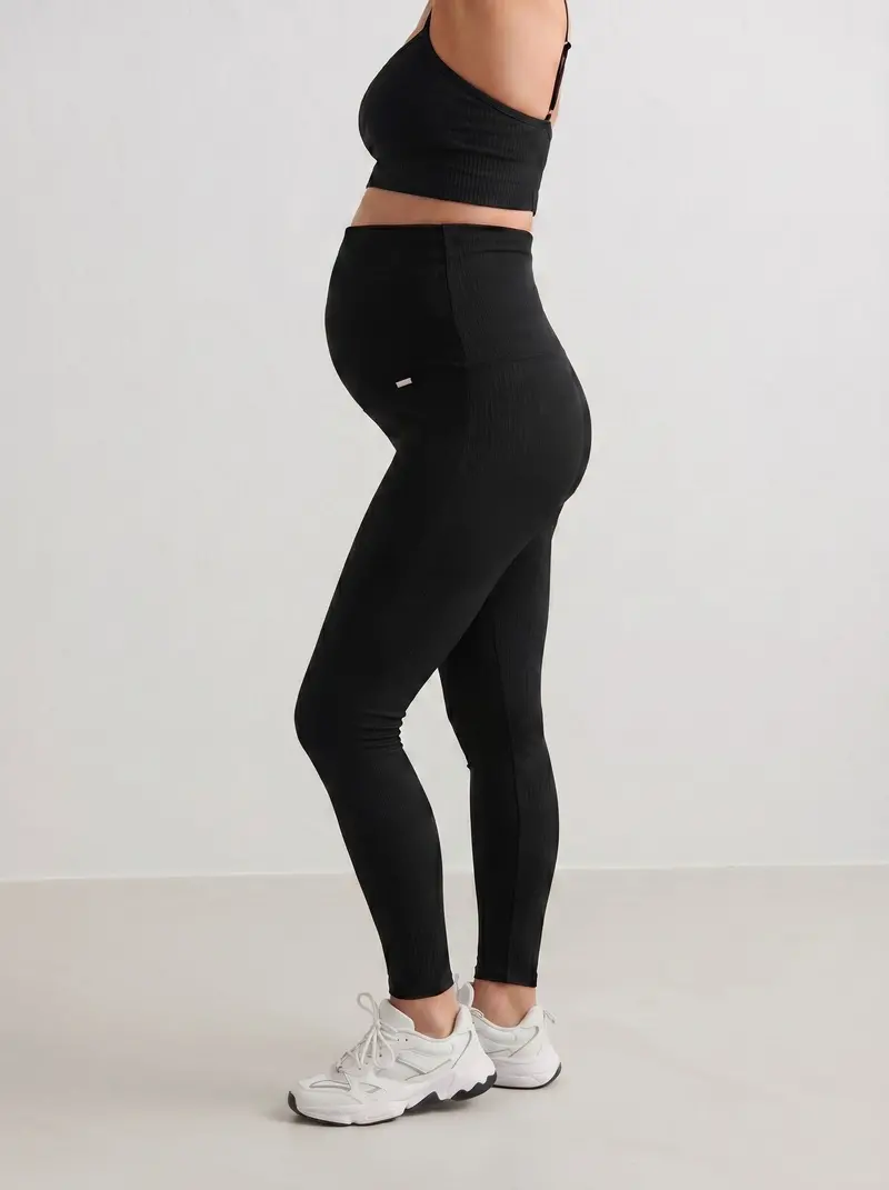 Black Ribbed Seamless Maternity Tights – Comfort Stretch Fabric