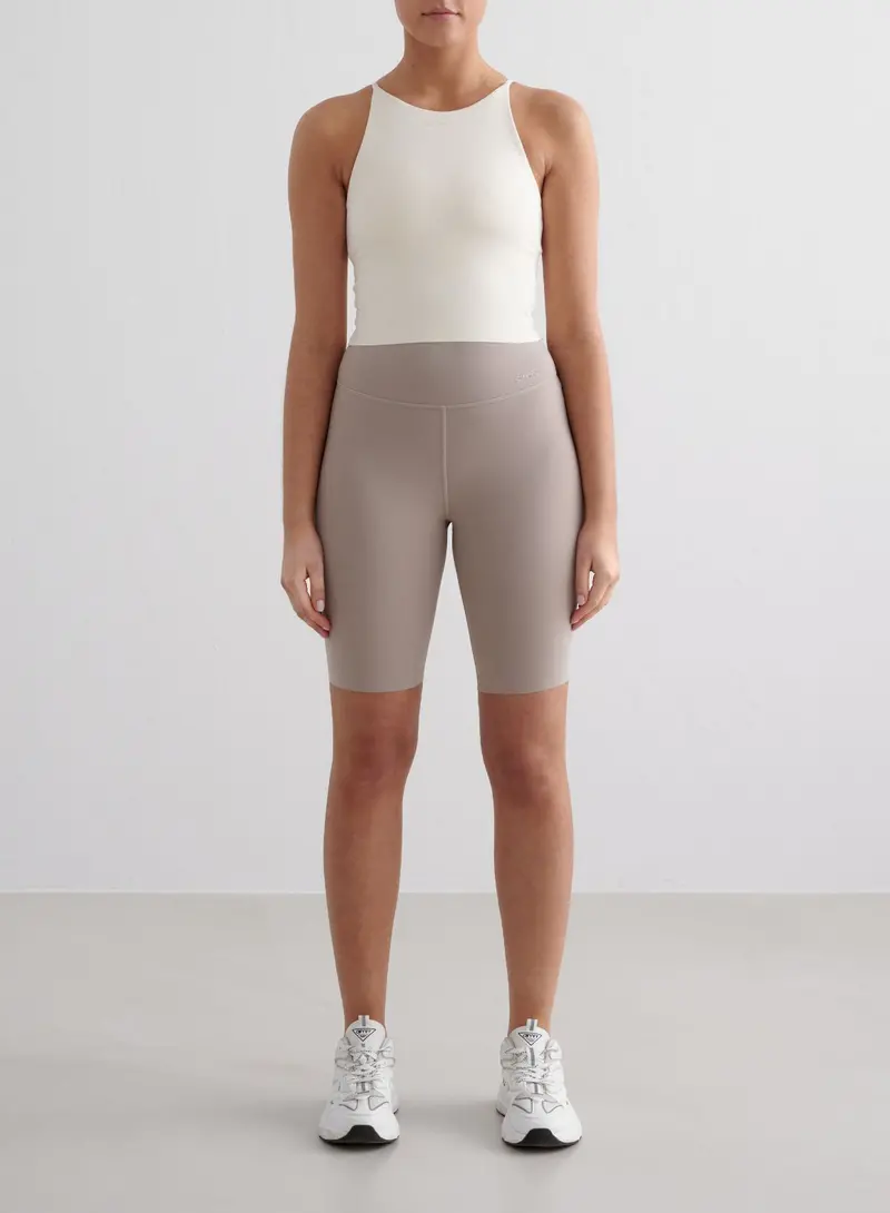 Dark Clay Seamless Biker Shorts – Mid-Thigh Fit