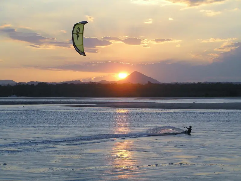 Guided Kitesurfing Day Tour – Beginner-Friendly Experience