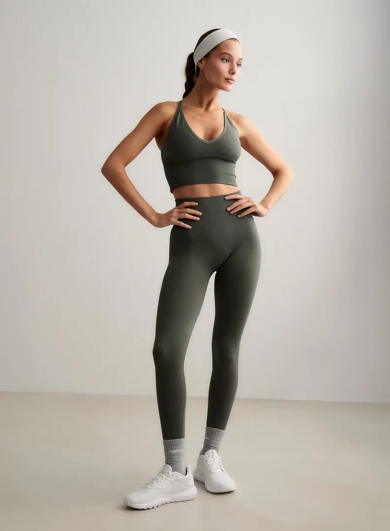 Ivy Shape Seamless Tights & Cross-Back Bralette Set – Supportive Matching Set