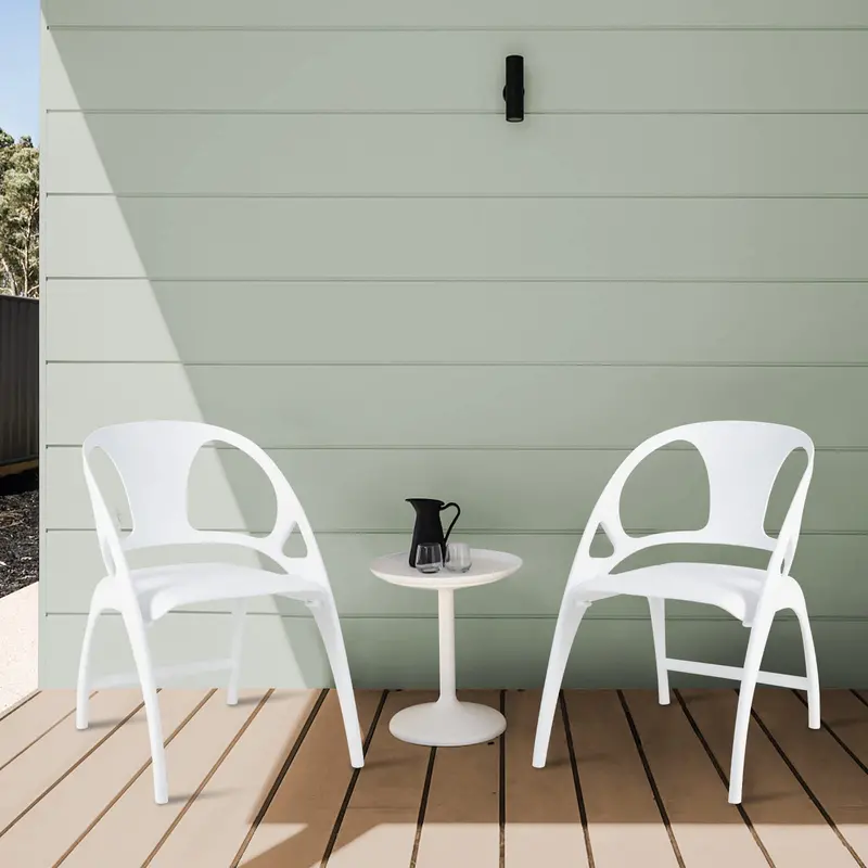KOMFOTT Outdoor-Friendly Folding Chairs (2 or 4-Pack) – Durable Plastic Build, Armrests & Tall Backrest