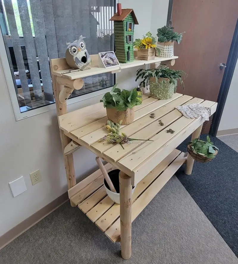 Rustic Cedar Log Potting Table – Slanted Outdoor Workstation