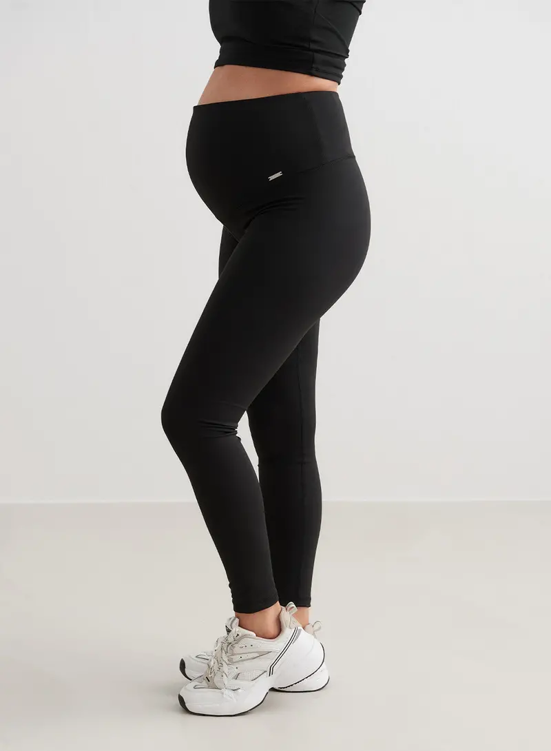 Warmth-Enhancing Maternity Tights in Black