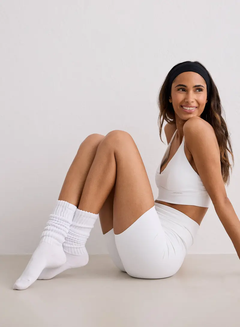 White Slouch-Fit Casual Socks