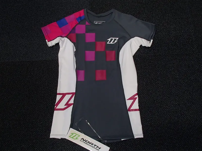 Women’s Short-Sleeve Rash Guard – North Collection